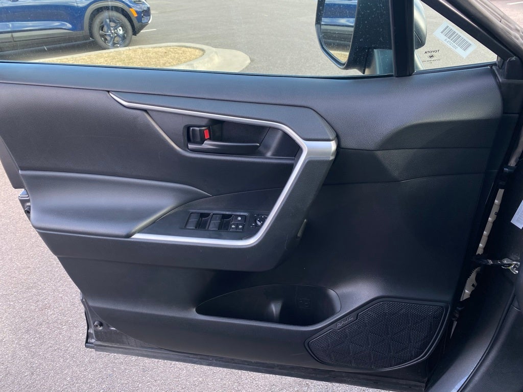 2024 Toyota RAV4 LE ONE OWNER / AWD