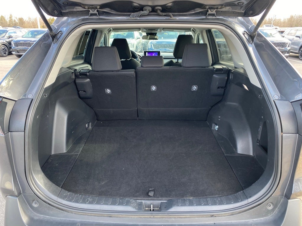 2024 Toyota RAV4 LE ONE OWNER / AWD