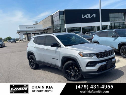 2025 Jeep Compass Latitude 4X4 / HEATED SEATS / ONE OWNER