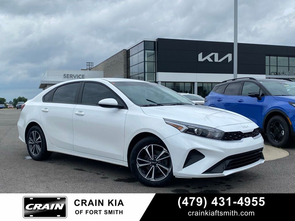 2024 Kia Forte LXS AT's photo