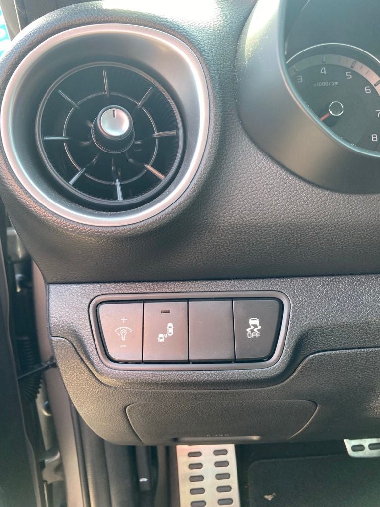 2024 Kia Forte GT SUNROOF / HEATED AND COOLED SEATS / NAV