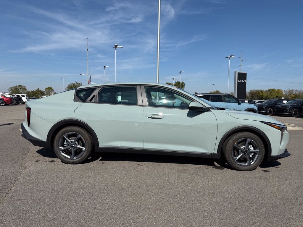 2027 Kia K4 LXS