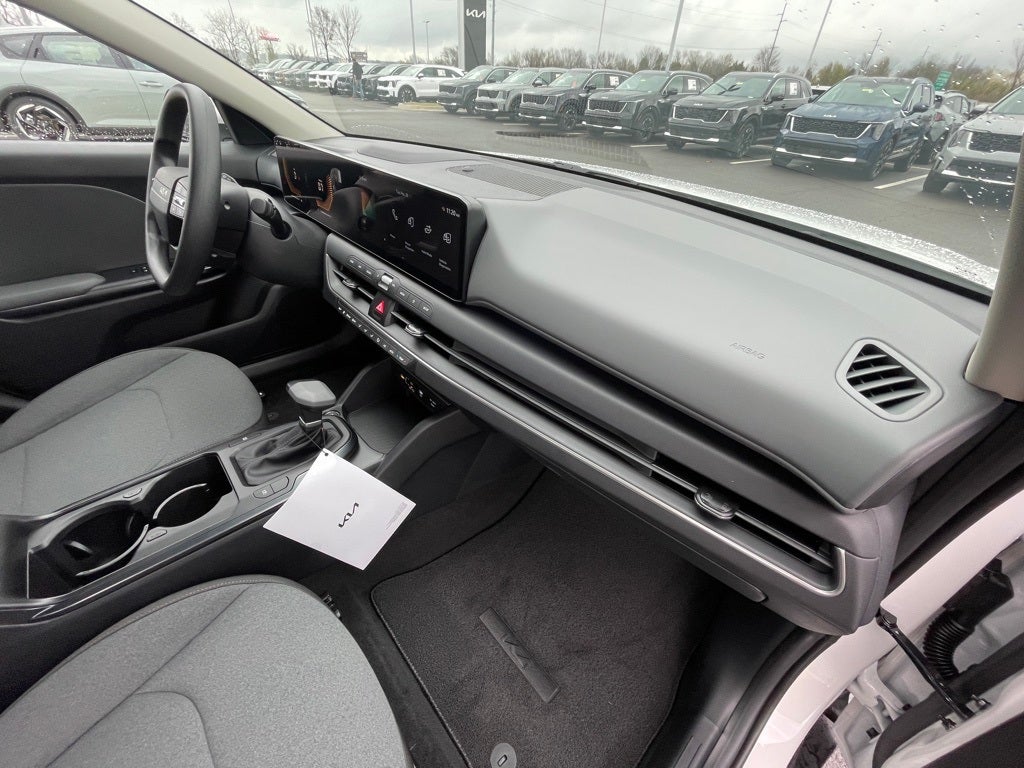 2025 Kia K4 LX