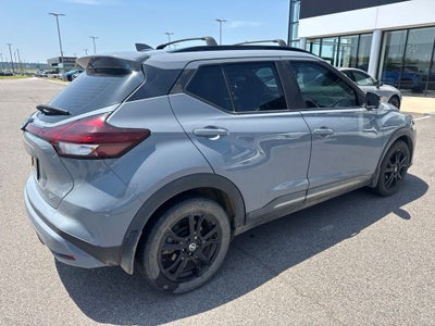 2021 Nissan Kicks SR