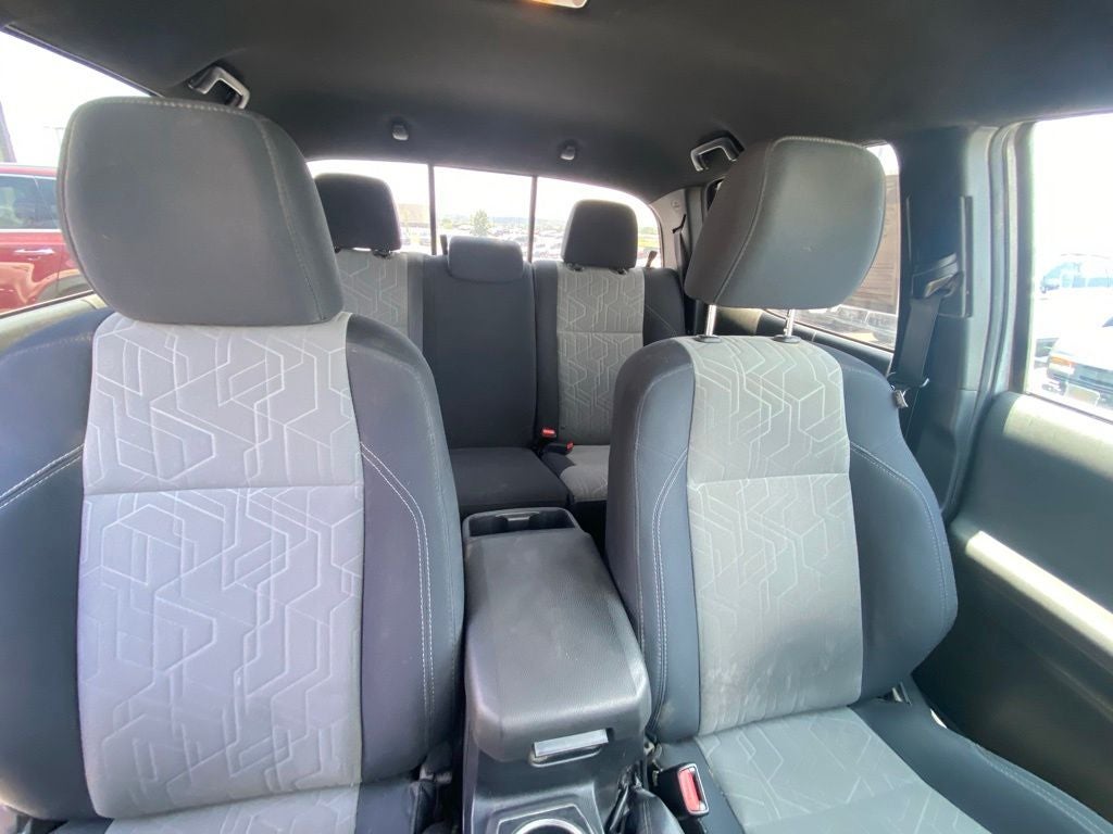 2020 Toyota Tacoma CLEAN CARFAX V6