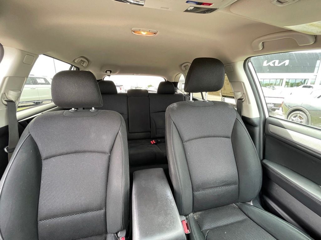 2017 Subaru Outback 2.5i Premium AWD /