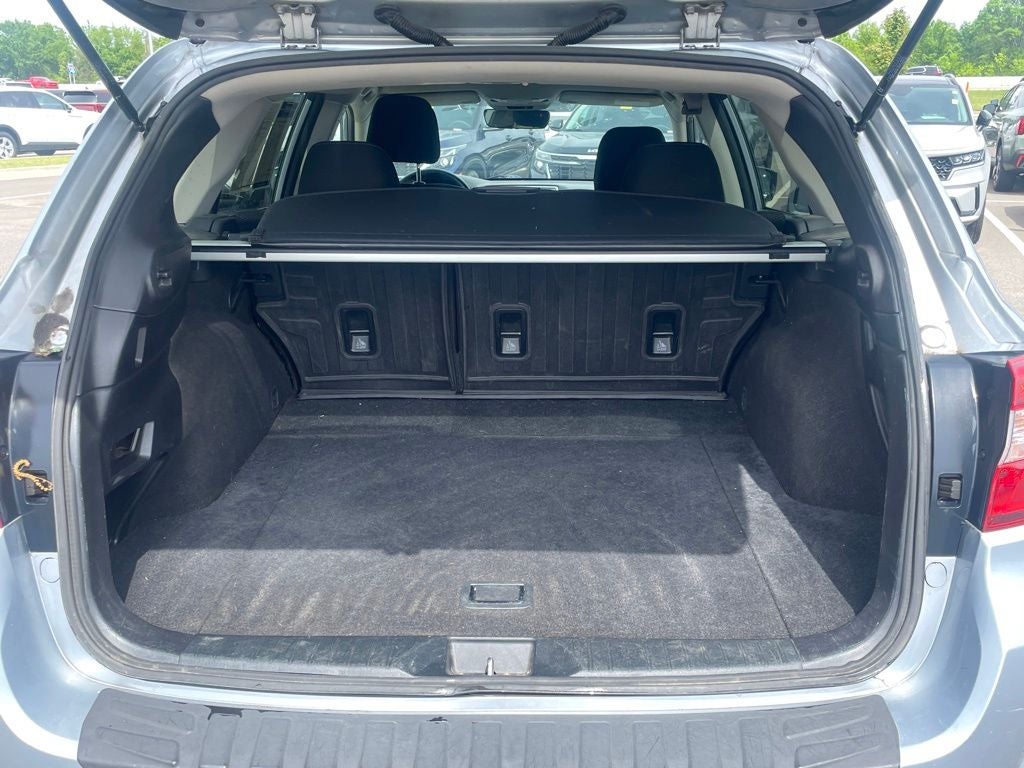 2017 Subaru Outback 2.5i Premium AWD /