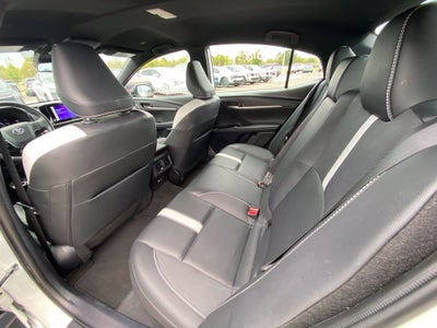2025 Toyota Camry SE ONE OWNER / CLEAN CARFAX