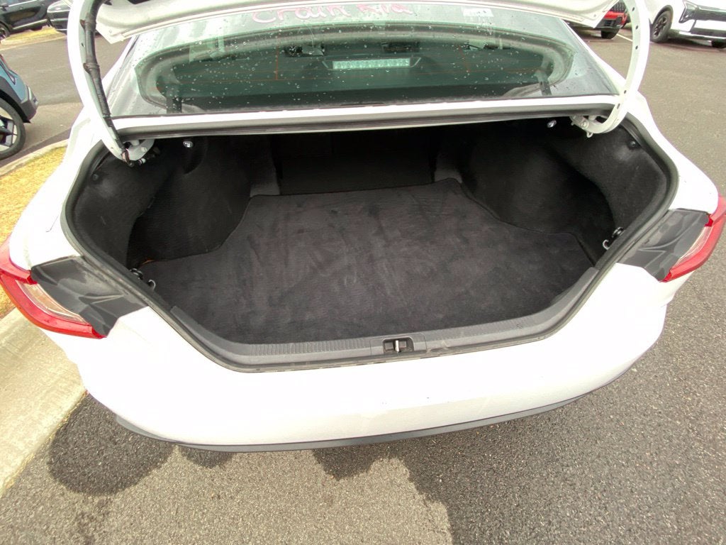 2025 Toyota Camry SE ONE OWNER / CLEAN CARFAX