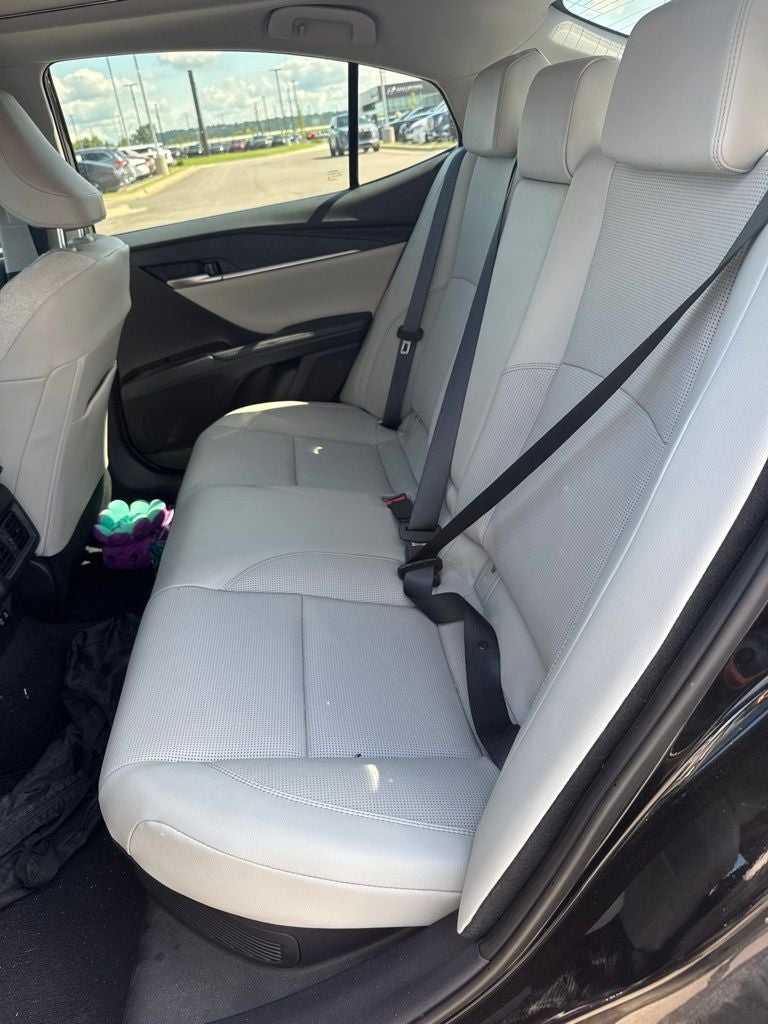 2025 Toyota Camry XLE MOONROOF / AWD / HEATED SEATS