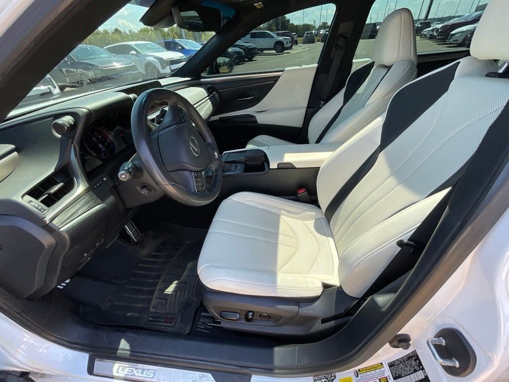 2021 Lexus ES 350 F Sport MOONROOF / HEATED SEATS / NAV