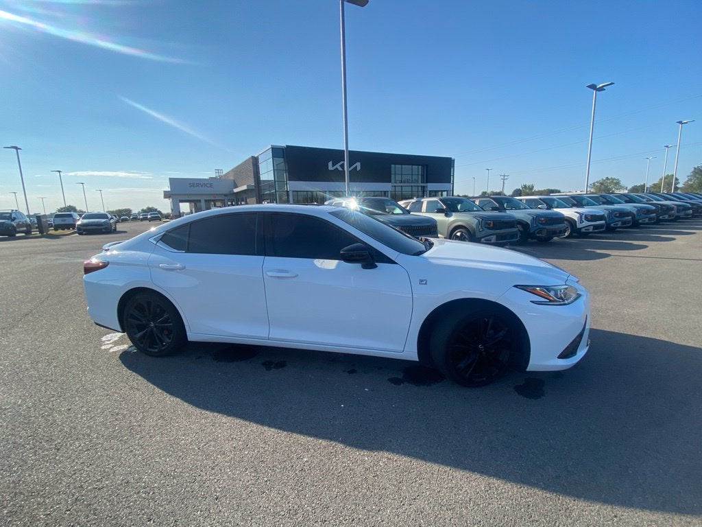 2021 Lexus ES 350 F Sport MOONROOF / HEATED SEATS / NAV