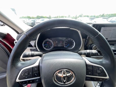 2023 Toyota Highlander Hybrid XLE HEATED SEATS / ONE OWNER / CLEAN CARFAX