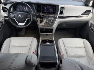 2017 Toyota Sienna XLE 8 Passenger