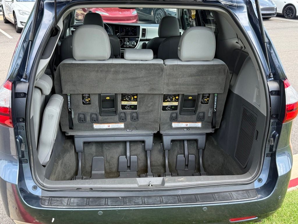 2017 Toyota Sienna XLE 8 Passenger