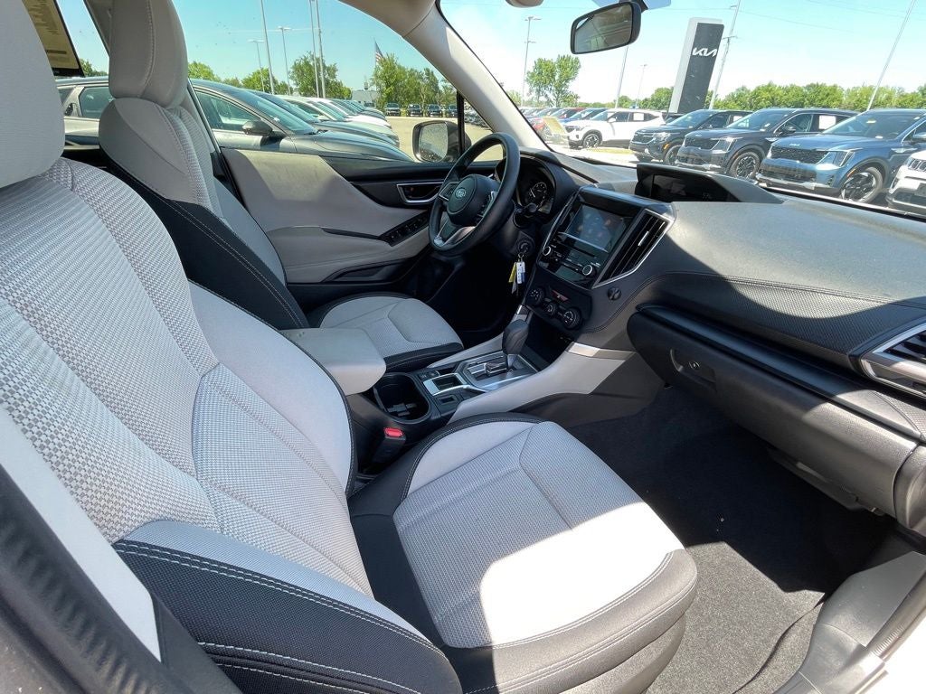 2021 Subaru Forester Base AWD / LOW MILES