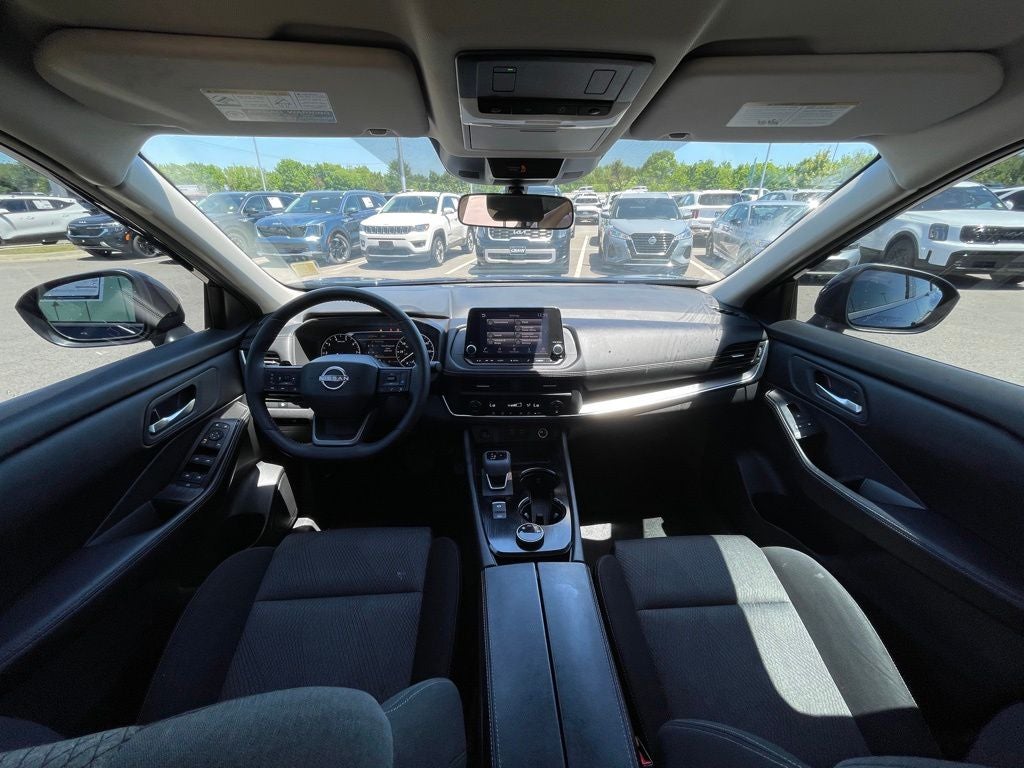 2025 Nissan Rogue SV ONE OWNER / CLEAN CARFAX