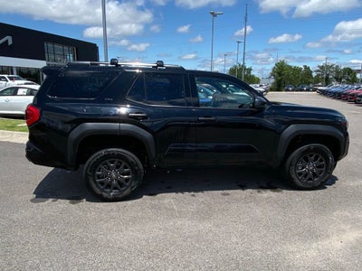 2025 Toyota 4Runner SR5 4X4 / ONE OWNER