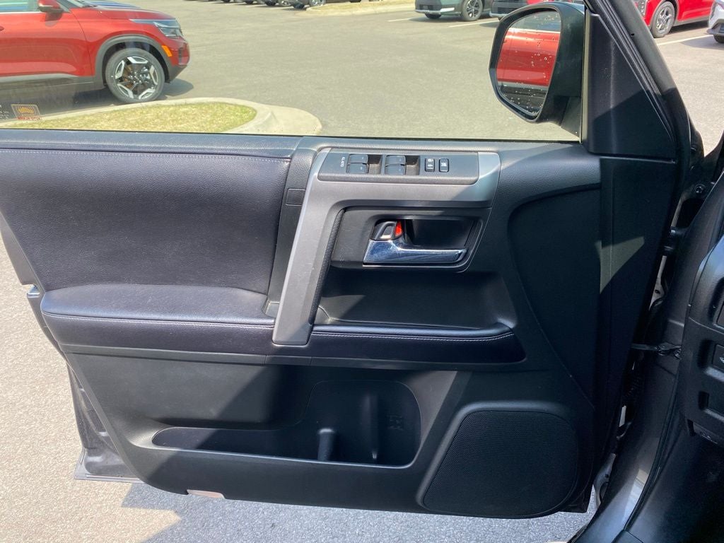 2017 Toyota 4Runner SR5 NAV / POWER DRIVERS SEAT