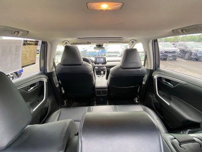 2021 Toyota RAV4 XLE Premium CLEAN CARFAX / ONE OWNER / MOONROOF