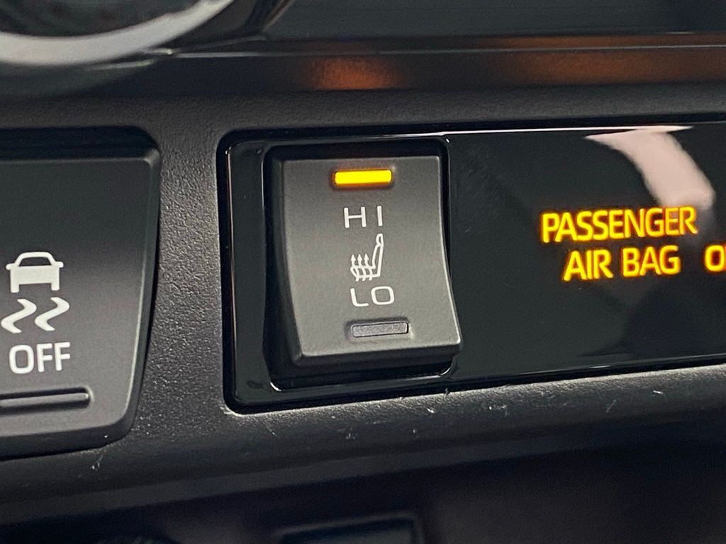 2019 Toyota RAV4 Limited AWD / LEATHER / SUNROOF