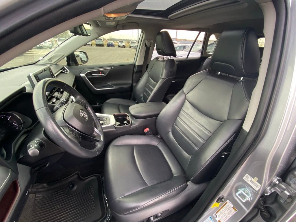 2019 Toyota RAV4 Limited AWD / LEATHER / SUNROOF
