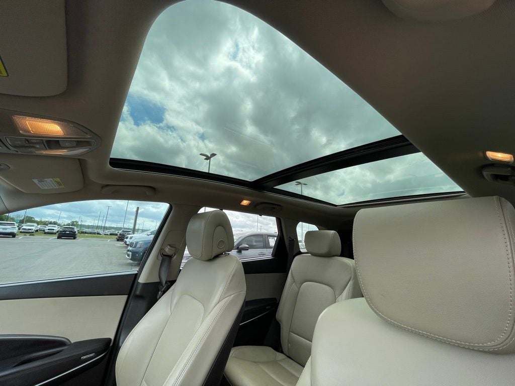 2017 Hyundai Santa Fe Limited Ultimate AWD / MOONROOF / HEATED SEATS