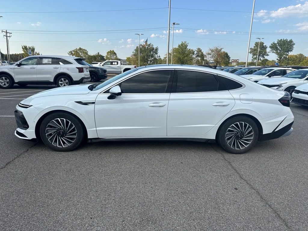 2025 Hyundai Sonata Hybrid Limited MOONROOF / NAV / ONE OWNER / HEATED SEATS