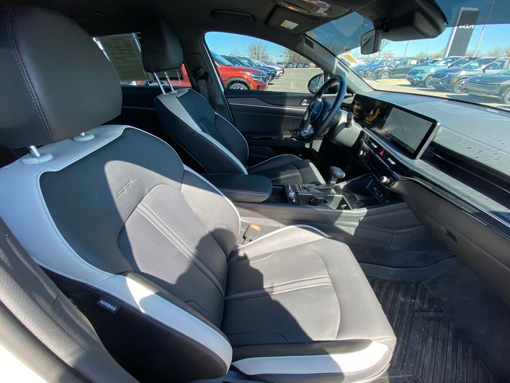 2025 Kia K5 GT-Line HEATED SEATS / NAV / ONE OWNER