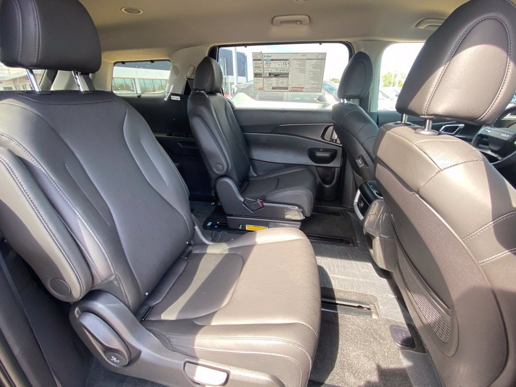 2027 Kia Carnival EX