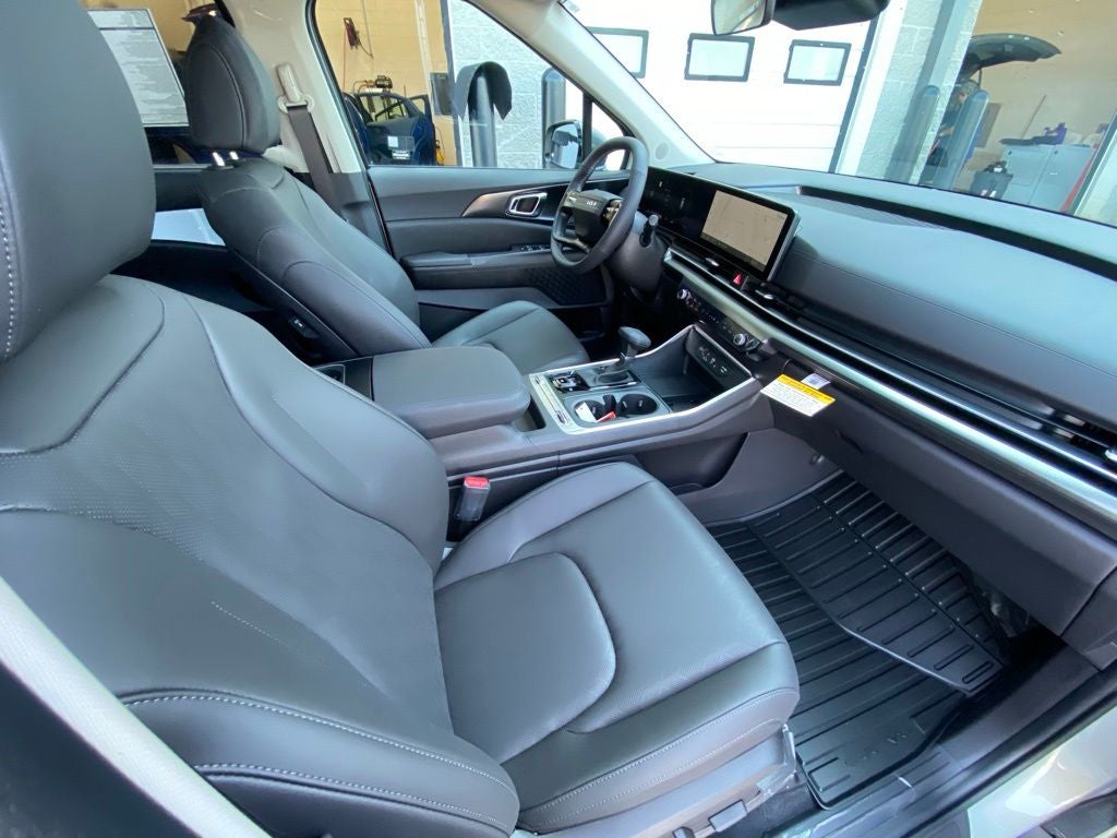 2027 Kia Carnival SX