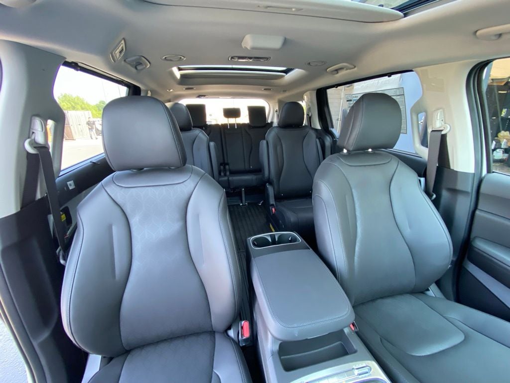 2027 Kia Carnival SX