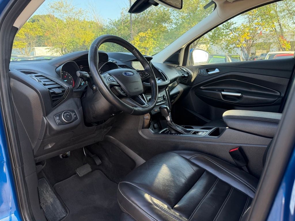 2017 Ford Escape Titanium * Low Miles/ Clean Carfax