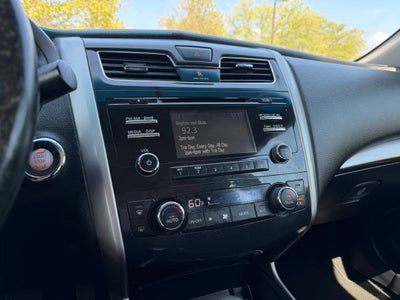 2015 Nissan Altima 2.5 SV *LOW MILES