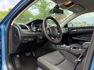 2022 Chrysler 300 Touring