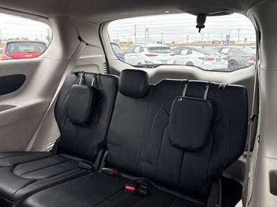 2022 Chrysler Pacifica Hybrid Touring L