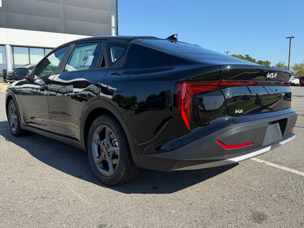 2026 Kia K4 LXS