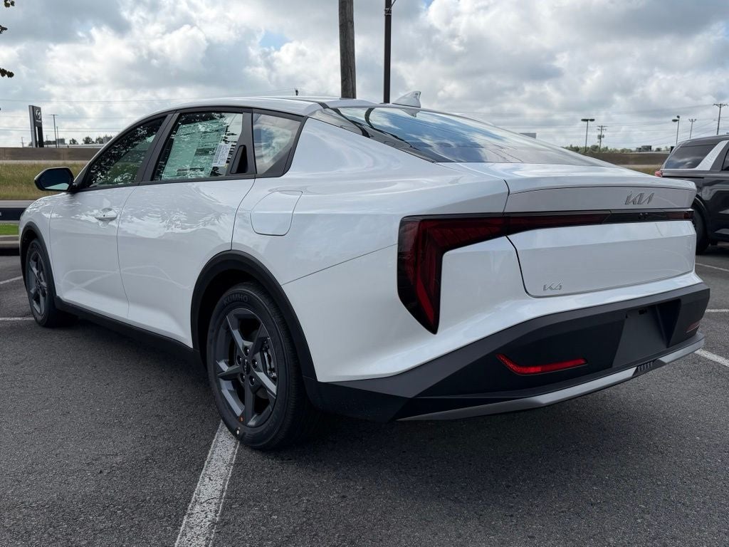 2026 Kia K4 LXS