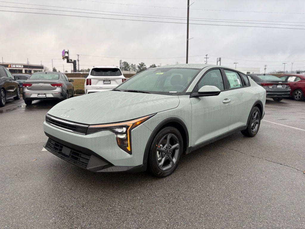 2025 Kia K4 LXS