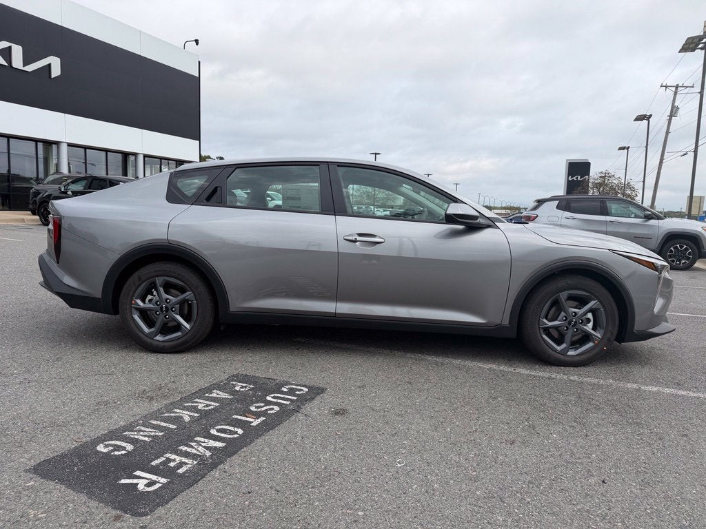 2027 Kia K4 LXS
