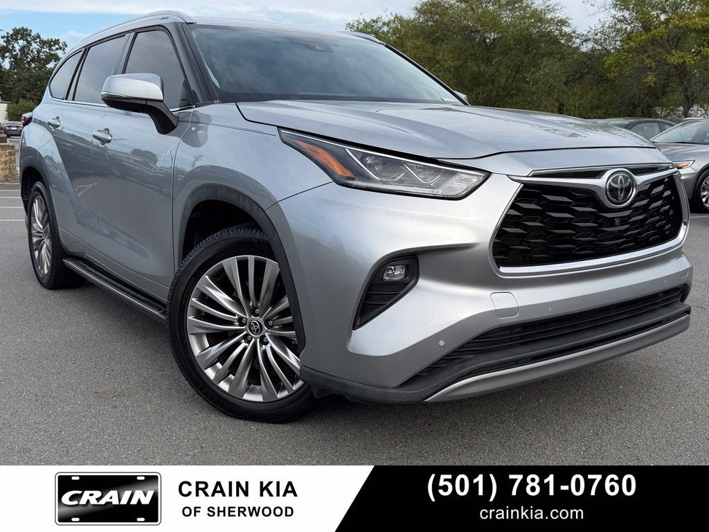 2022 Toyota Highlander Platinum *Platinum Pkg/Pano Roof/Pano View Mirrors