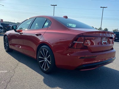 2023 Volvo S60 Recharge Plug-In Hybrid T8 Plus Dark Theme