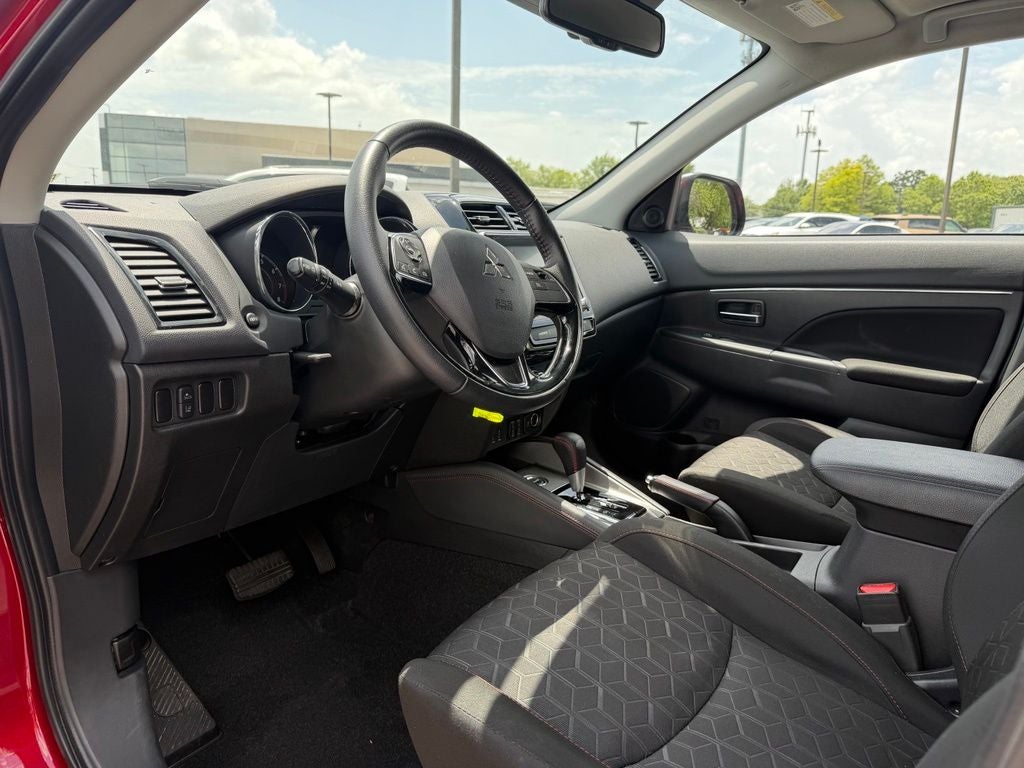 2025 Mitsubishi Outlander Sport 2.0 LE