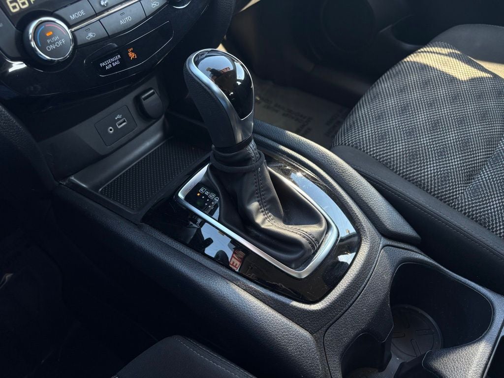 2022 Nissan Rogue Sport SV