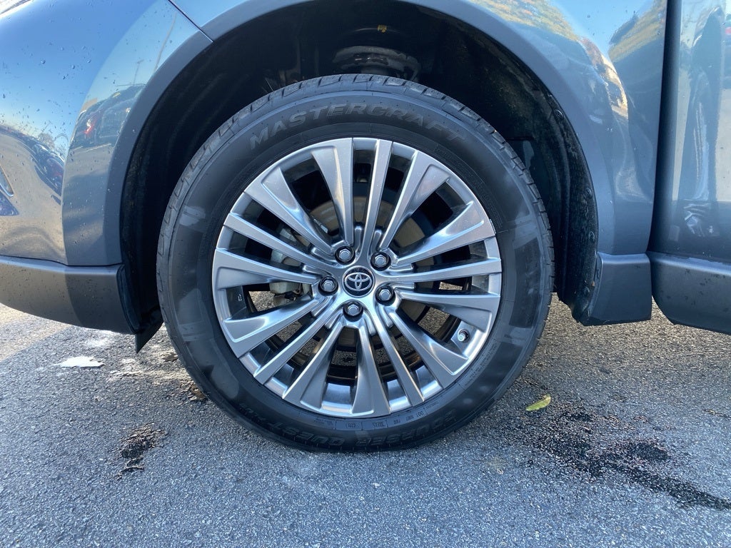 2022 Toyota Venza XLE XLE