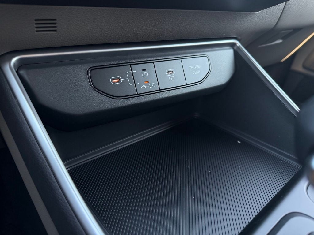 2027 Kia Carnival LXS