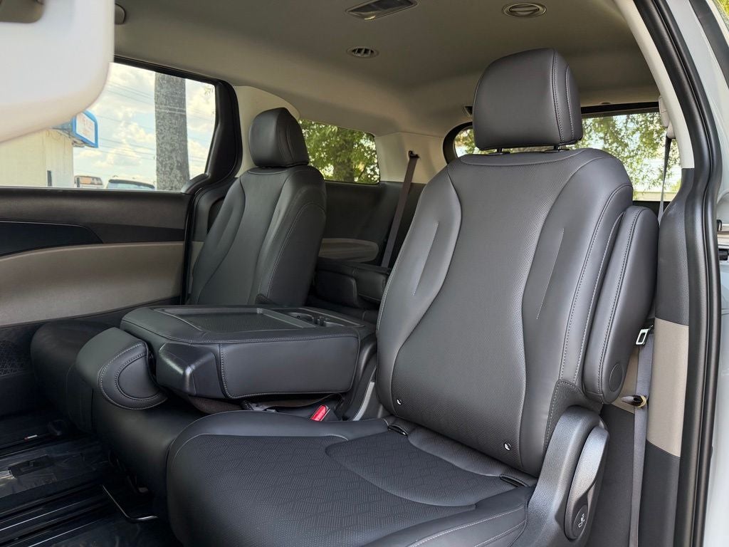 2027 Kia Carnival LXS