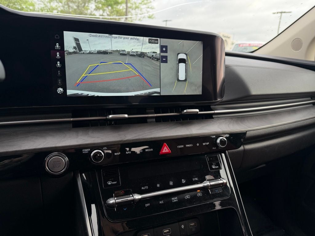 2024 Kia Carnival SX