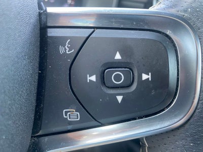 2021 Volvo XC40 R-Design *Advanced Package/Climate Package