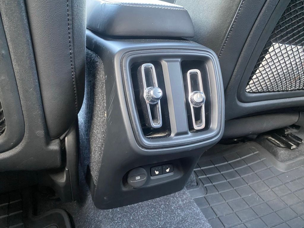 2021 Volvo XC40 R-Design *Advanced Package/Climate Package